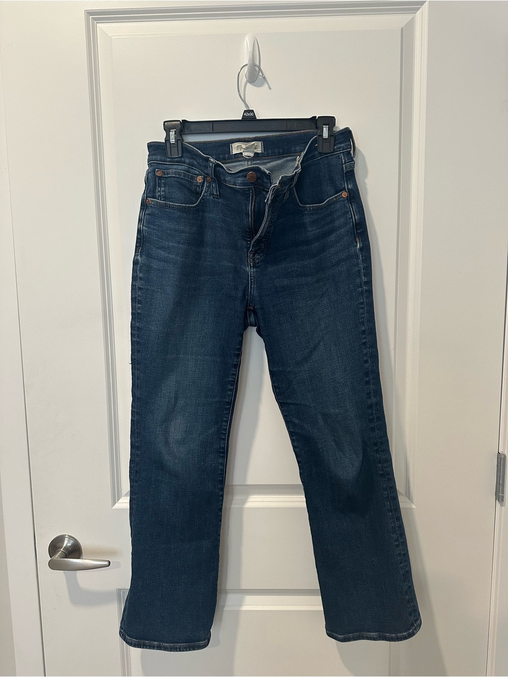 Madewell womens’s dark wash mid-rise kick out jeans size 28